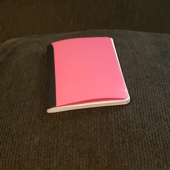 Pink notebook - Picture 1 of 3